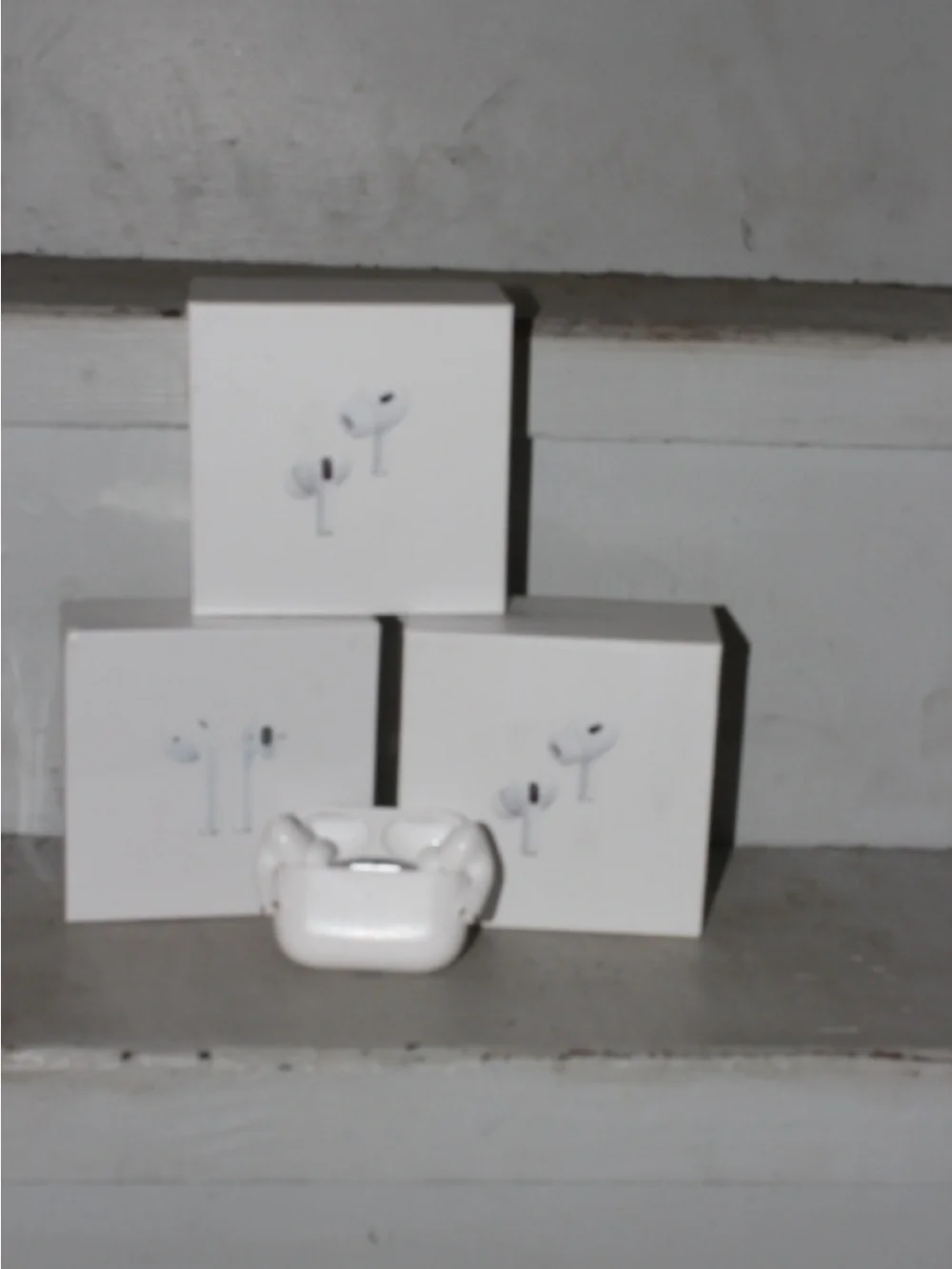 Apple White Wireless Earbuds (Boxed)